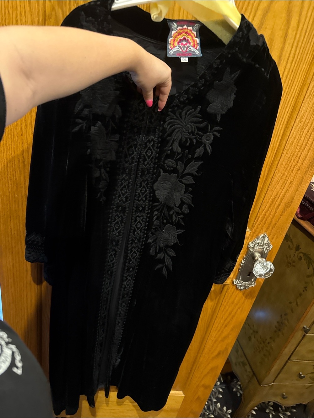 Johnny Was Black Velvet Embroidered Long Robe - Picture 2 of 4